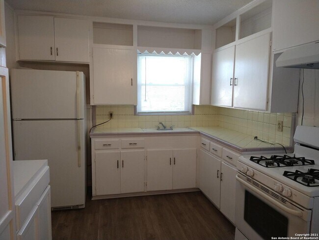 Photo - 2914 Beacon Ave