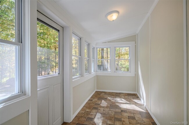 Photo - 107 Meads Farm Rd