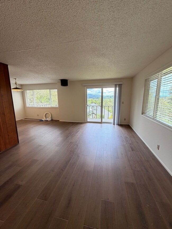 Photo - 2-Bedroom 1 1/2- bathroom Townhouse style duplex.