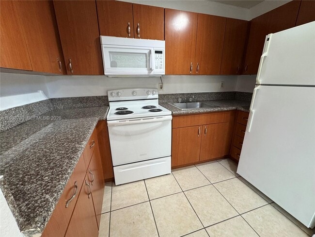 Photo - 4732 SW 33rd Ave Unidad 206