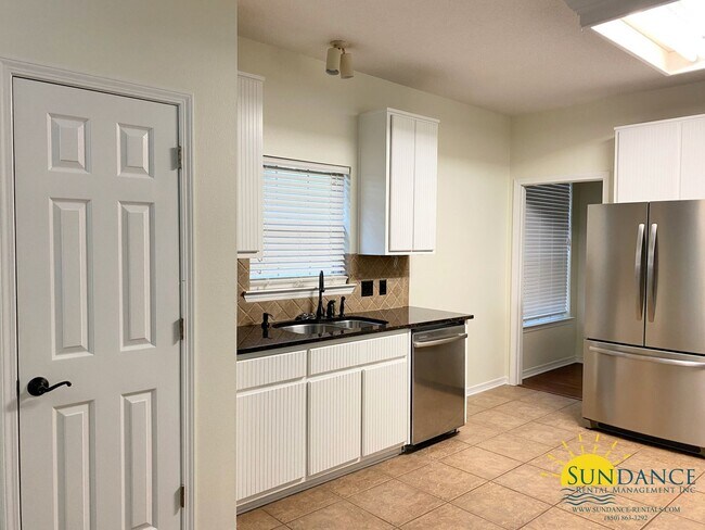 Photo - Stunning 5 Bedroom Home in Robledal Estates