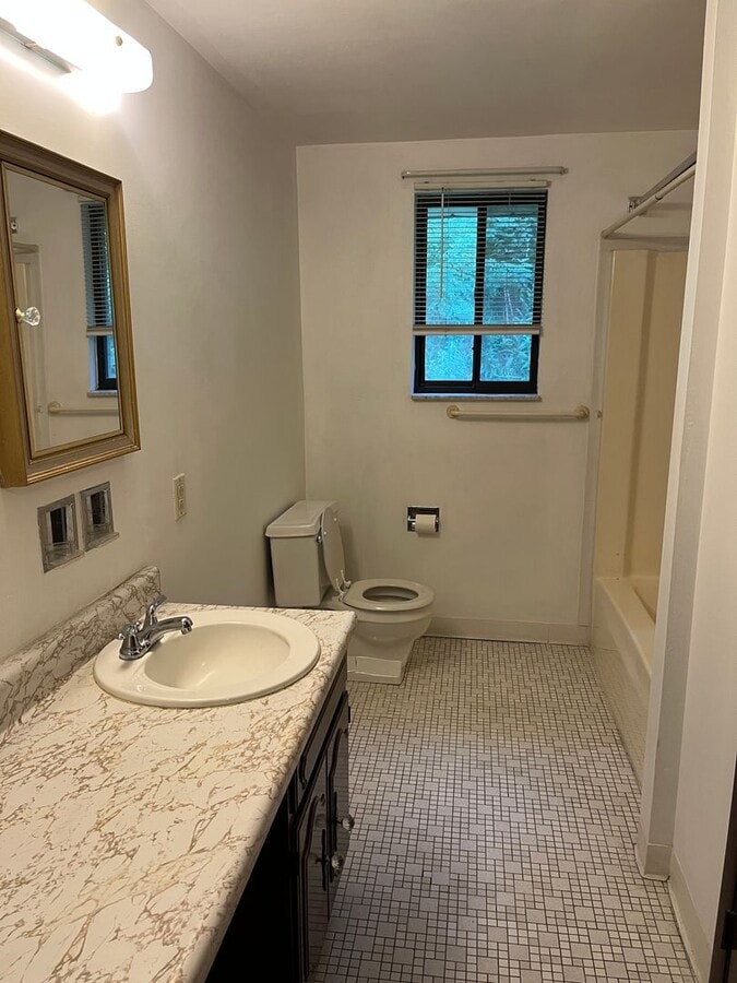 Photo - 772 Locust Ridge Dr