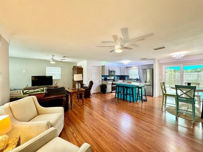 Photo - 3957 Wahoo Dr SE