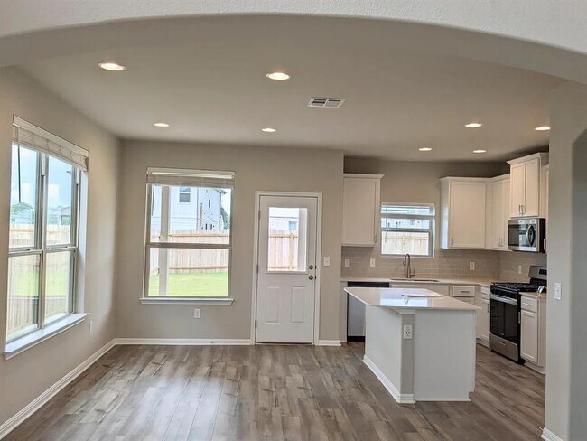 Photo - 112 Manassas Dr