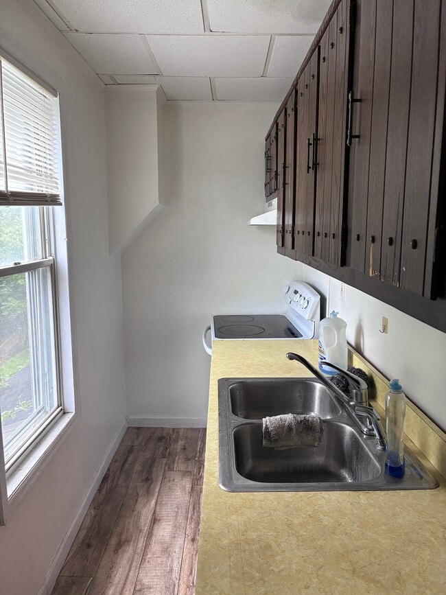 Photo - 307 W 8th St