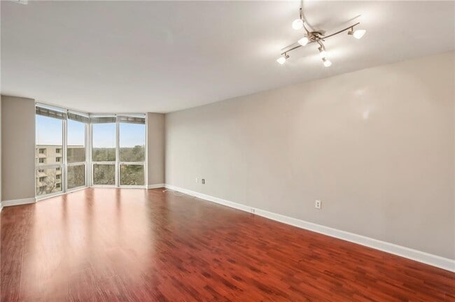 Photo - 2870 Pharr Ct S Northwest