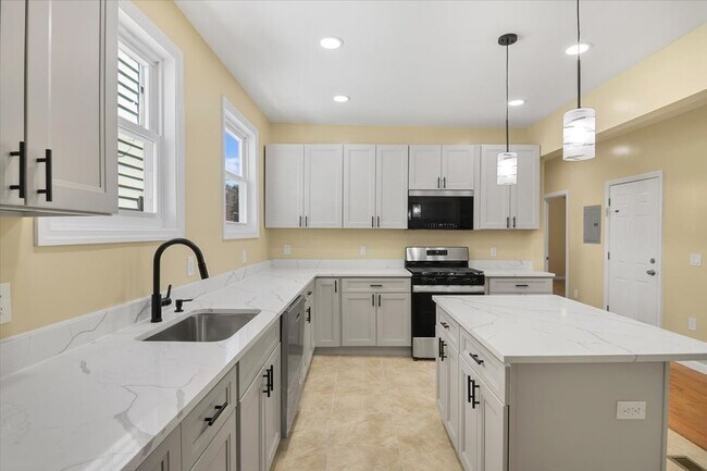 Photo - 118 Lehigh Ave Unit Apt 1