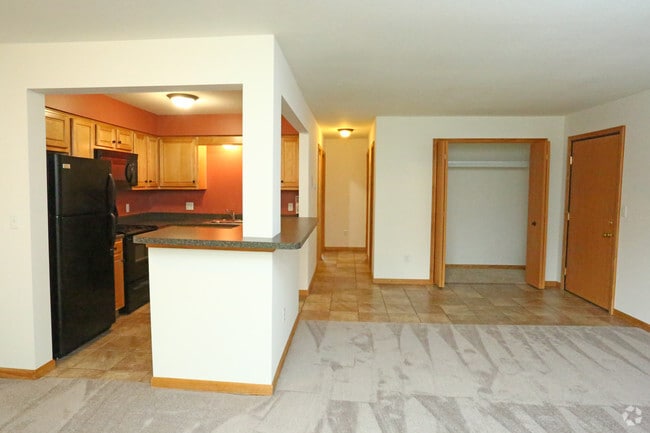 2 BR, 1 BA - 950 SF