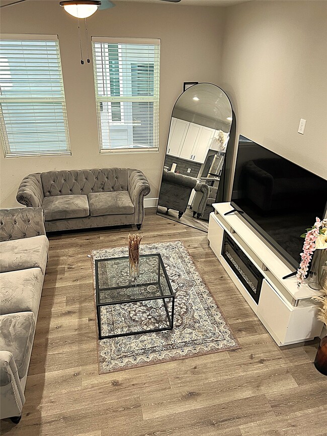 Photo - 19106 Sears Dr Unit B