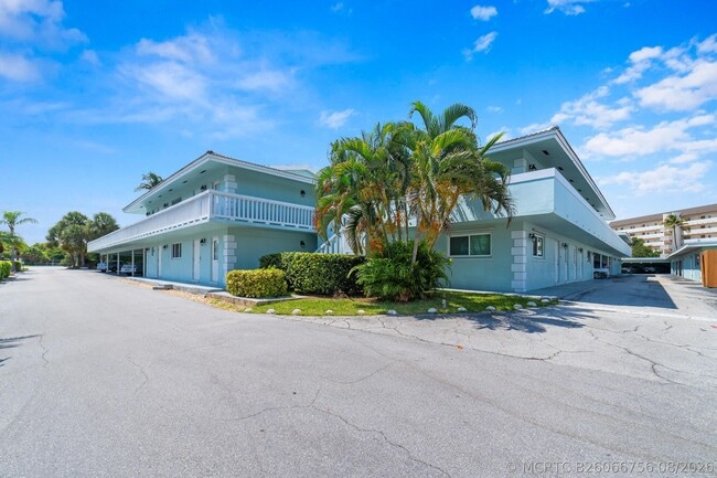Building Photo - 322 N Federal Hwy Unit 232