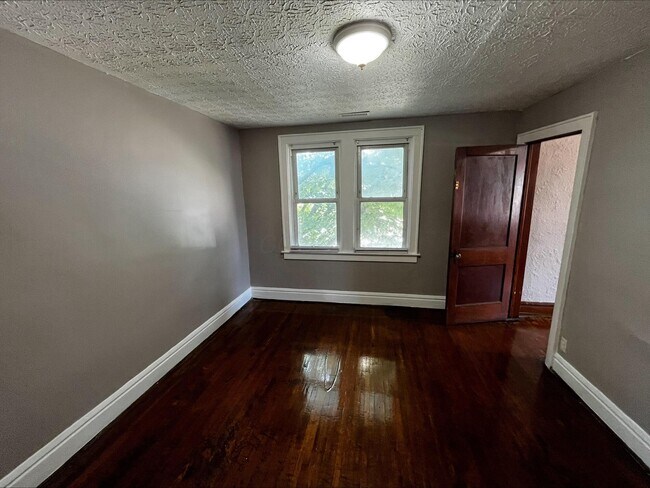 Photo - 738 N Dawson Ave