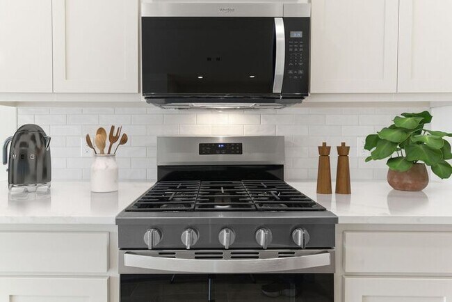 Photo - 4 Bedroom Home in Owasso – Open Floor Plan + Modern Finishes