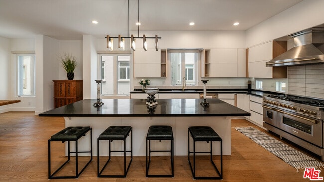 Photo - 139 Westwind Mall