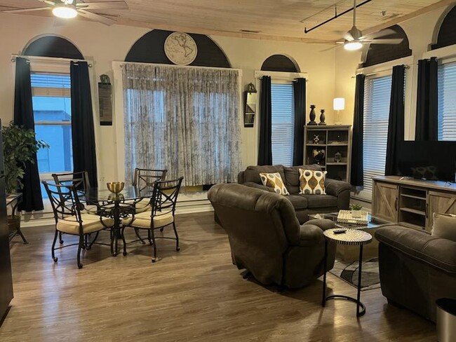 Building Photo - 229 Broadway St Unit 301