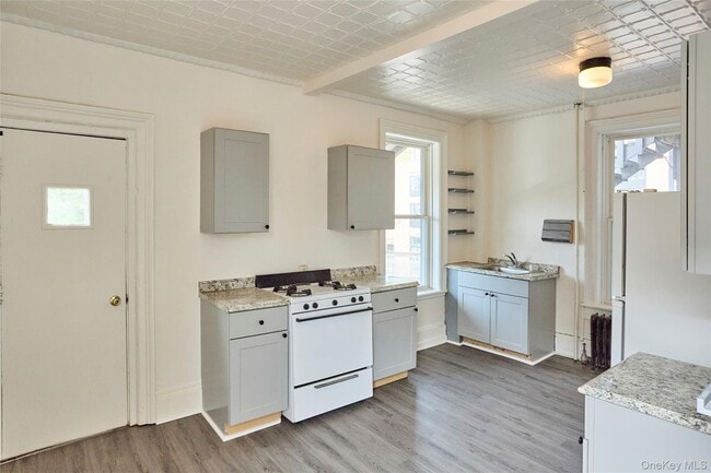 Photo - 457 Main St Unit Apt 3