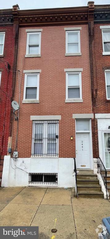 Building Photo - 2441 N 5th St Rental
