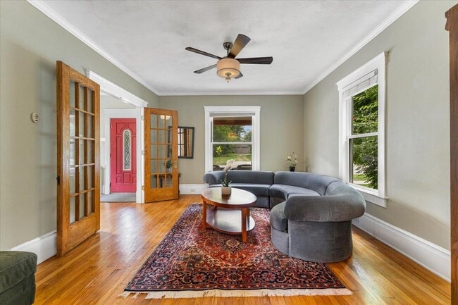 Photo - 910 W Huron St