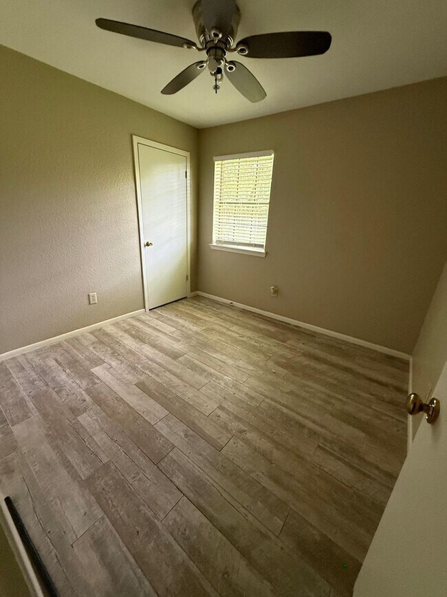 Photo - 1875 Westchase Dr