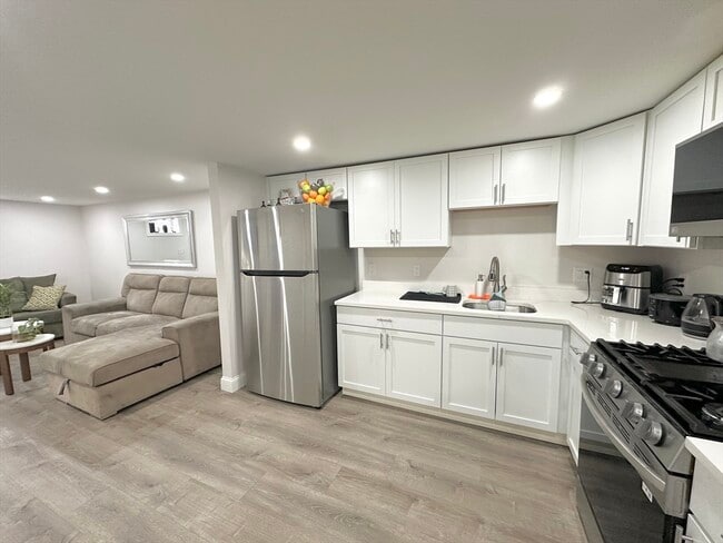 Photo - 34 Ensign St Unit 2