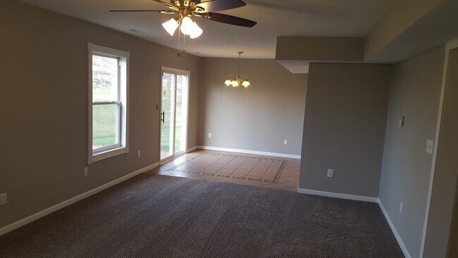 Photo - 118 Kensal Ct