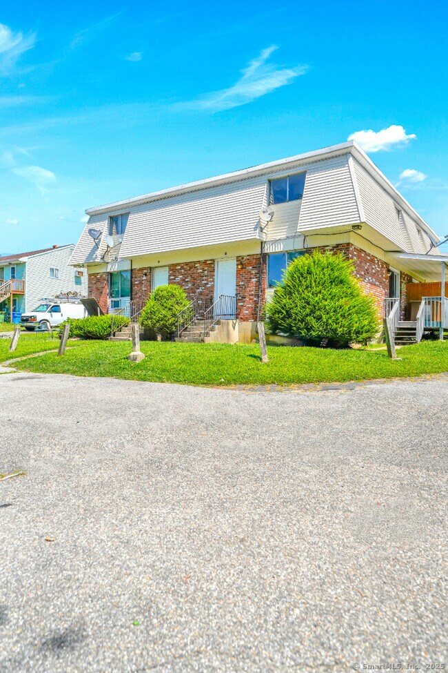 Building Photo - 387 Bucks Hl Rd Unit D Rental