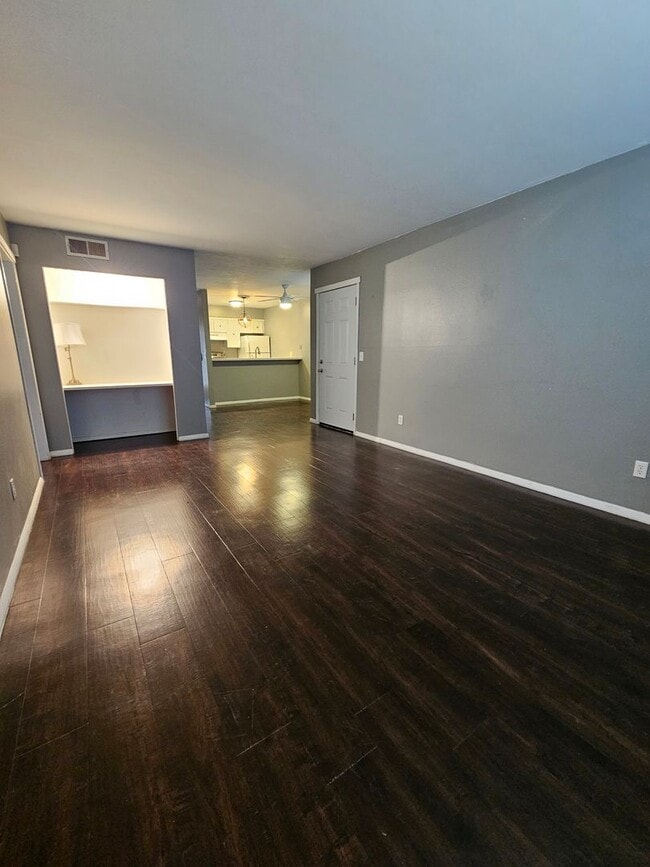 Photo - (2) Bed/(2) Bath with View of OU Golf Course in Cardinal Creek AVAIL NOW!