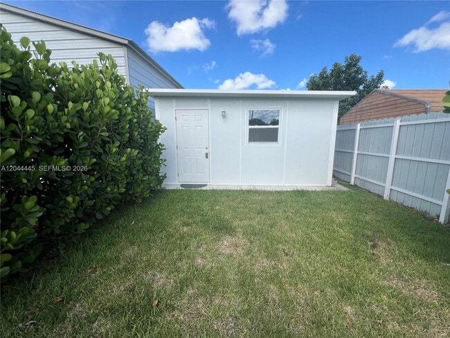 Building Photo - 30705 SW 194th Ave Unit B