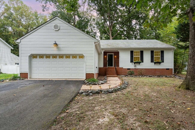 Building Photo - Charming One-Level Home in Quiet Cul-de-Sa...