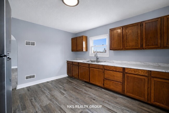 2718 E Grand River Ave Unit 1 BTR