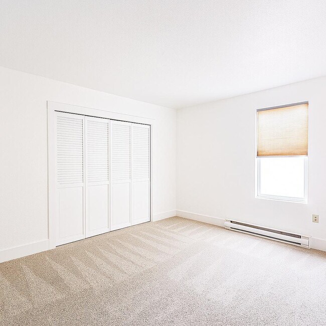 Photo - 1038 Lakeview Blvd E