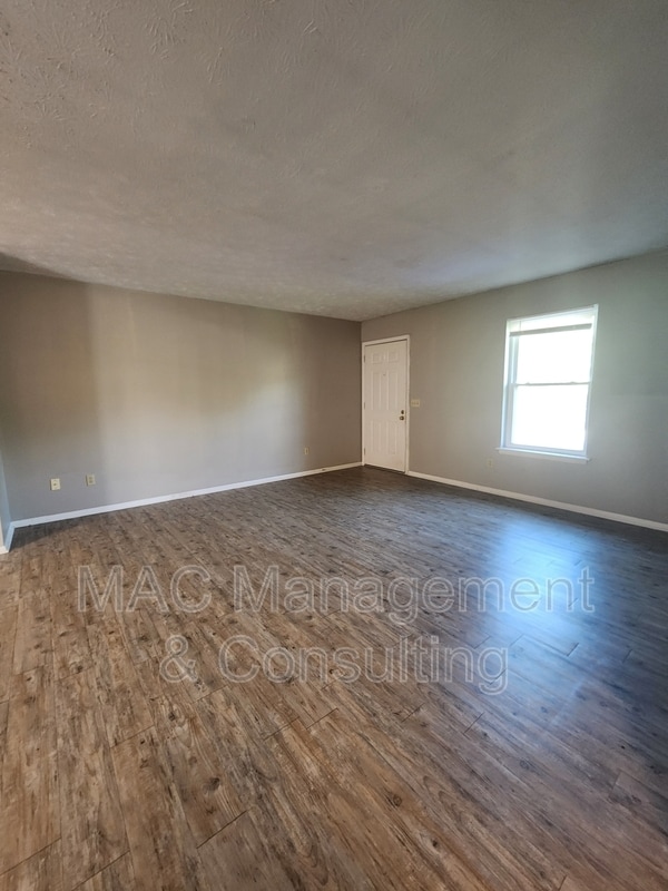 Photo - 155 E Jere Whitson Rd Unit Apt. 1