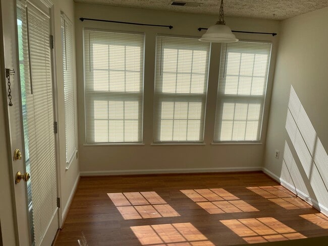 Photo - 5610 Avonshire Pl Unit #C