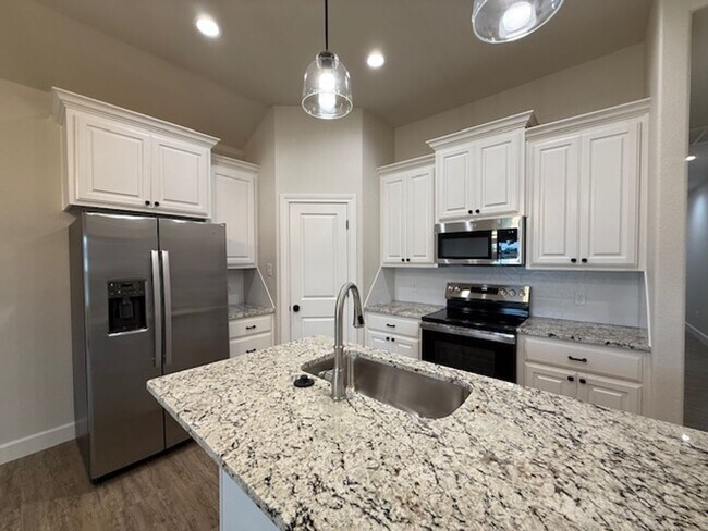 Photo - 7035 Glen Abbey St