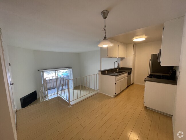 Building Photo - 5500 Lindley Ave Unit 110 Rental