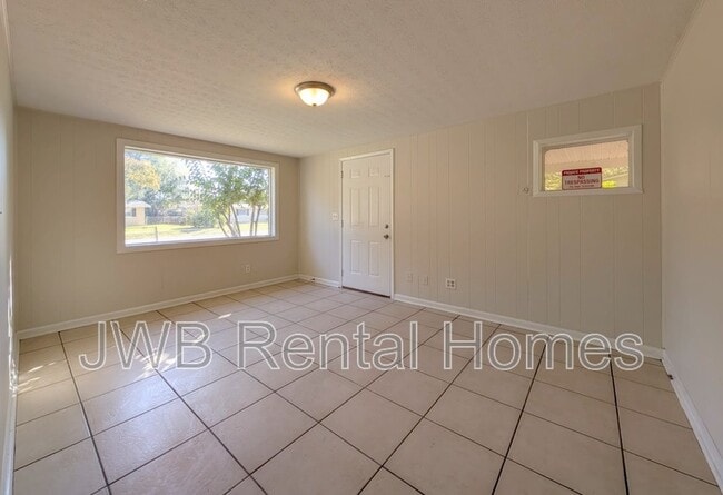 Photo - 5638 Tempest St