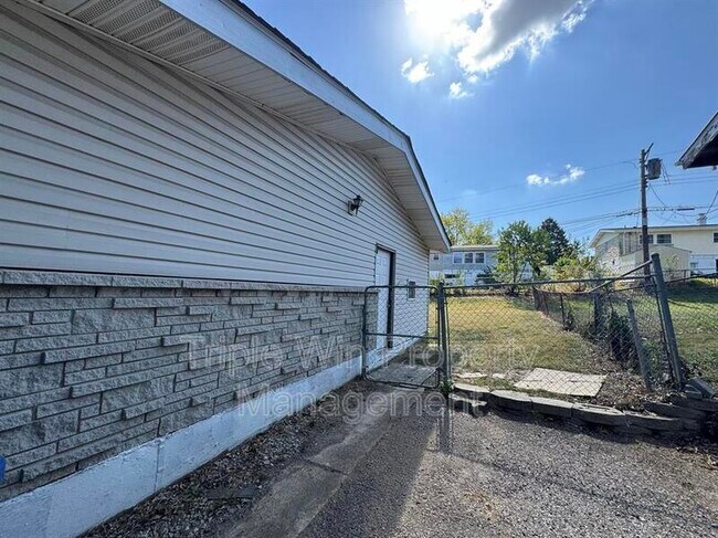 Photo - 2636 Hadden Dr