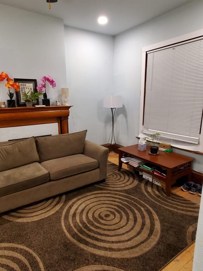 2587 N Murray Ave Unit 1