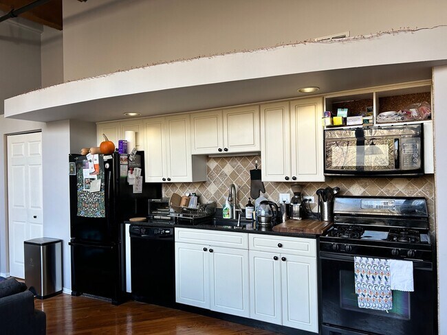 Photo - 1601 S Indiana Ave Unit 212