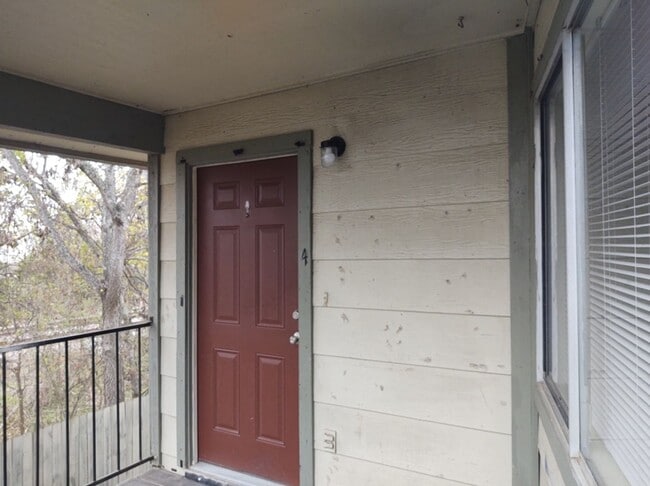 Photo - 1646 Post Rd Unit #2