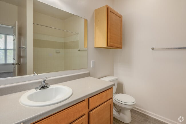 Spinnaker 2BR, 2BA - 1,045SF - Primary Bathroom