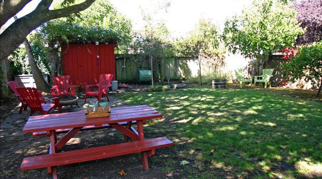 Photo - 2210 Curtis St Unit B