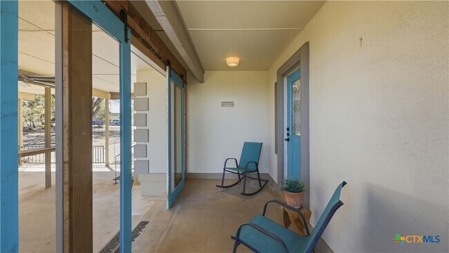 Photo - 1268 Lakeside Dr W