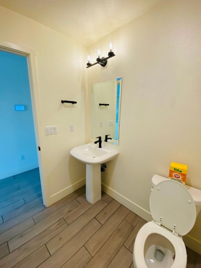 Photo - Beautiful 5 Bedroom 3.5 Bath Two-story sma...