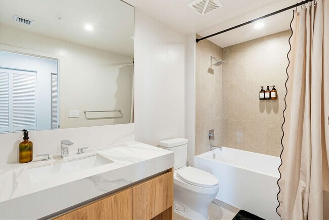 11 NE 6th St Unit SI FL29-ID1399871P