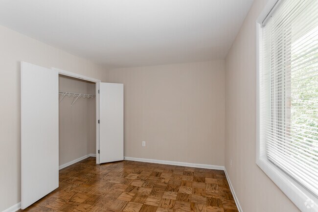 1BR, 1BA - 650SF