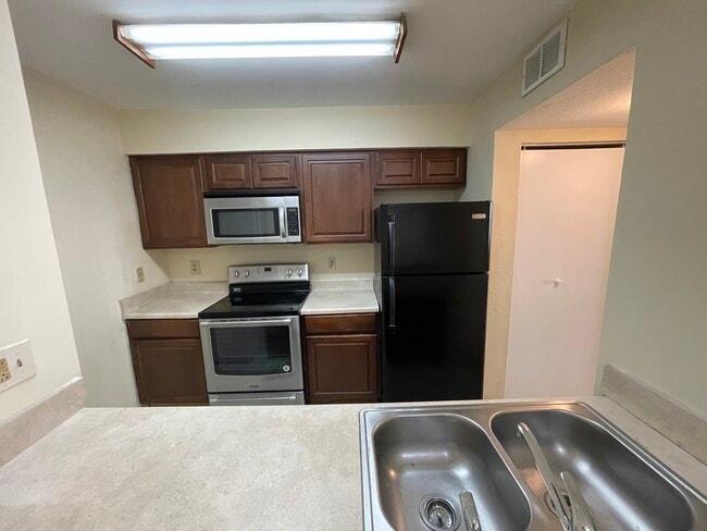 Photo - 2881 N Oakland Forest Dr Unit 102