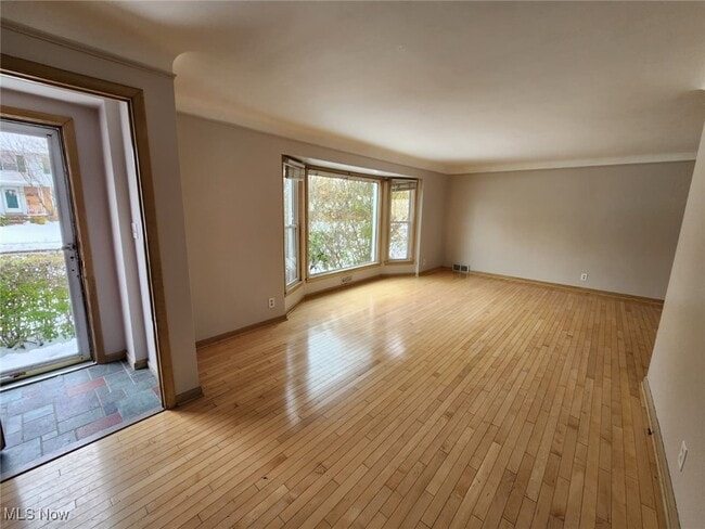 Photo - 2413 Elmdale Rd