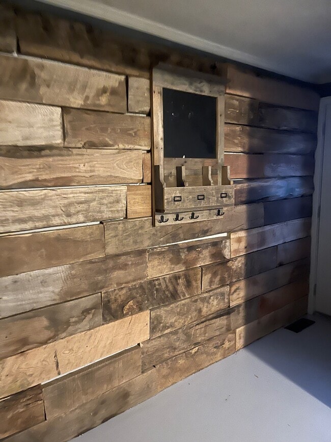 Photo - 13958 Bainbridge Rd