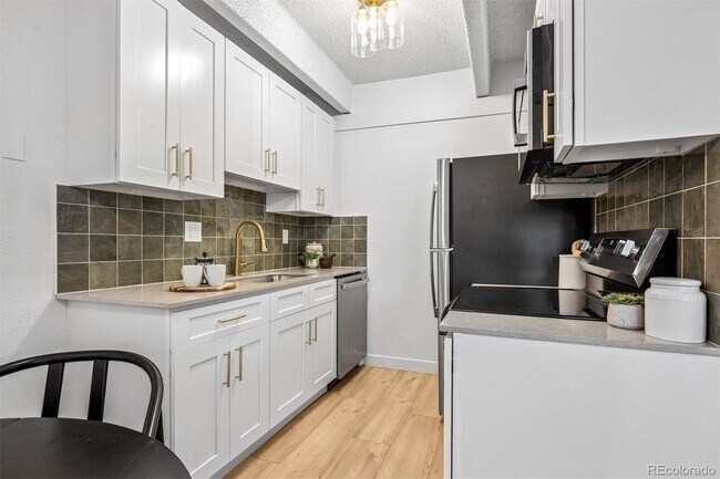 Photo - 800 W Belleview Ave Unit 305