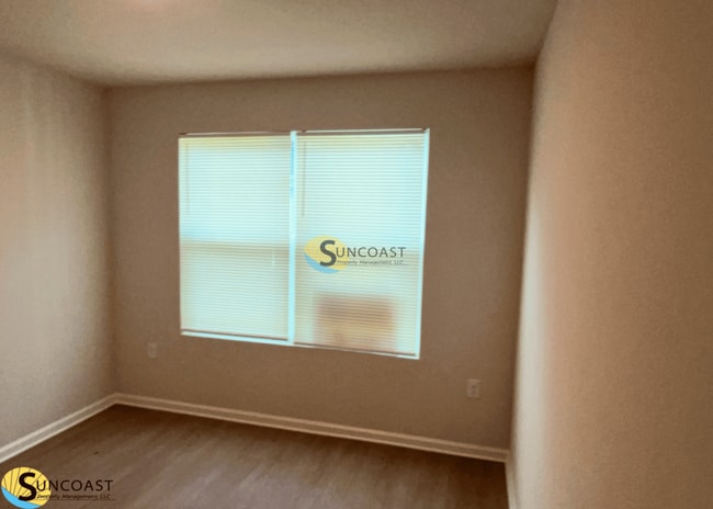 Photo - 1545 Union St W